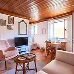 Light Filled Apartment Near Chiado, By Timecooler